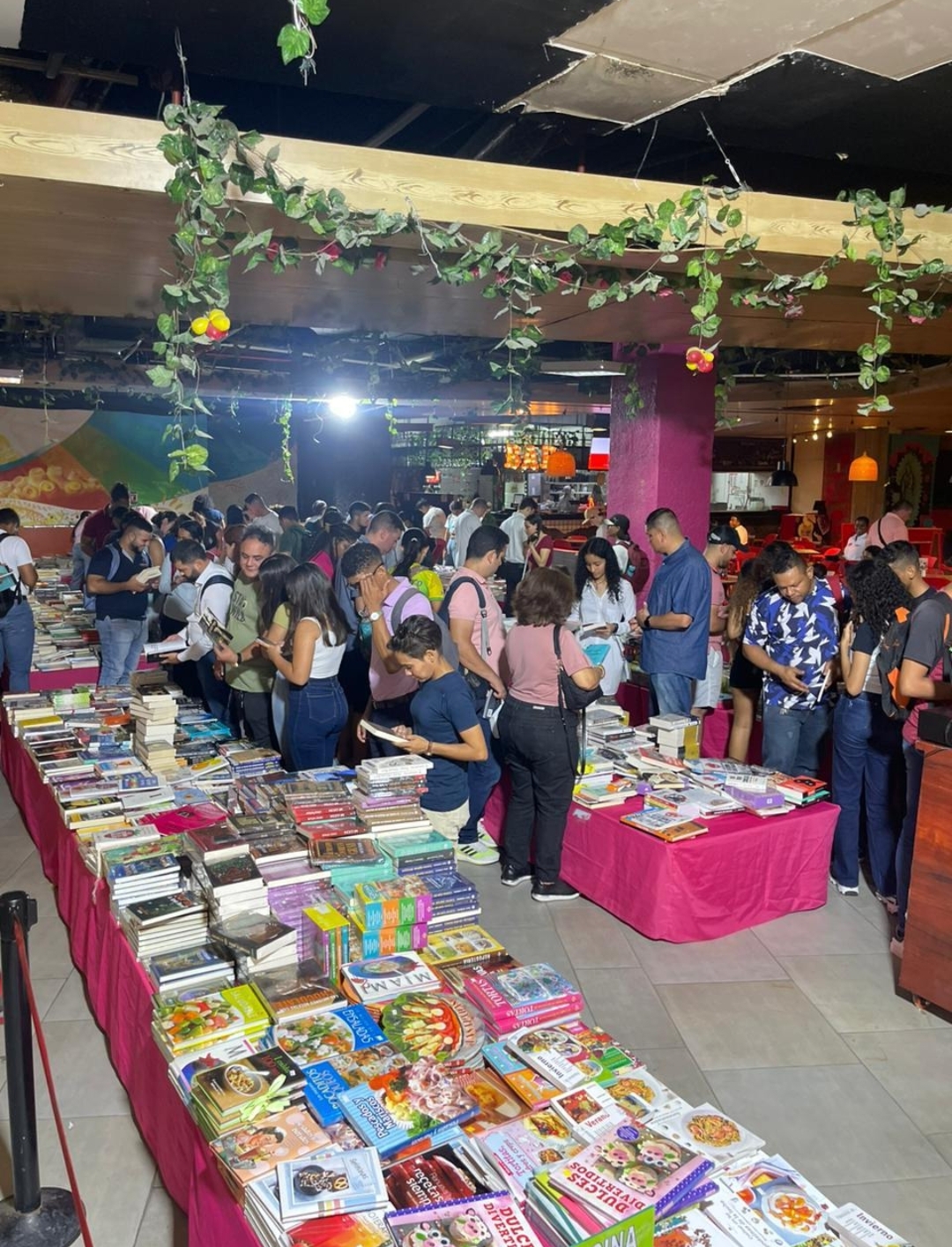 ¡Gran Outlet De Libros En Mall Plaza Cartagena! - Mundo Noticias