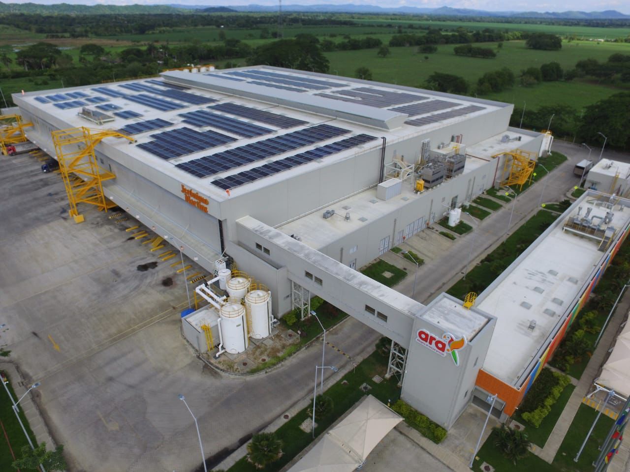 Centro de distribución ARA en Montería será pionero en uso de paneles solares