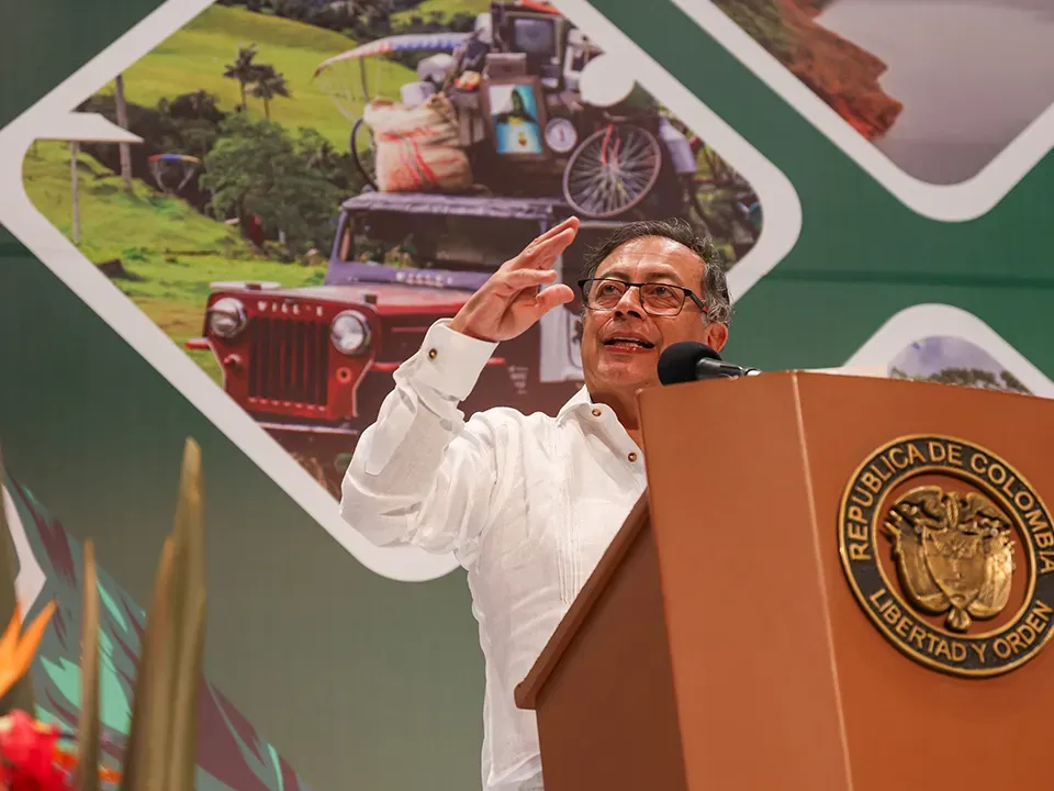 Todo anciano mayor de 80 años recibirá una pensión: Presidente Petro