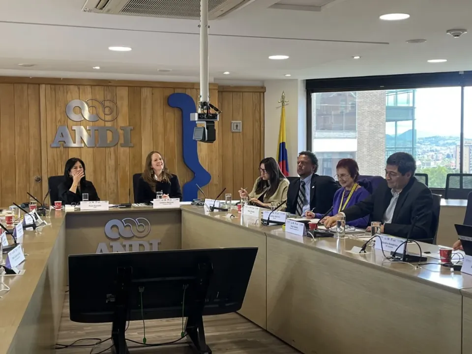 Instalan primera Junta Asesora de diálogo entre empresarios y grupos étnicos