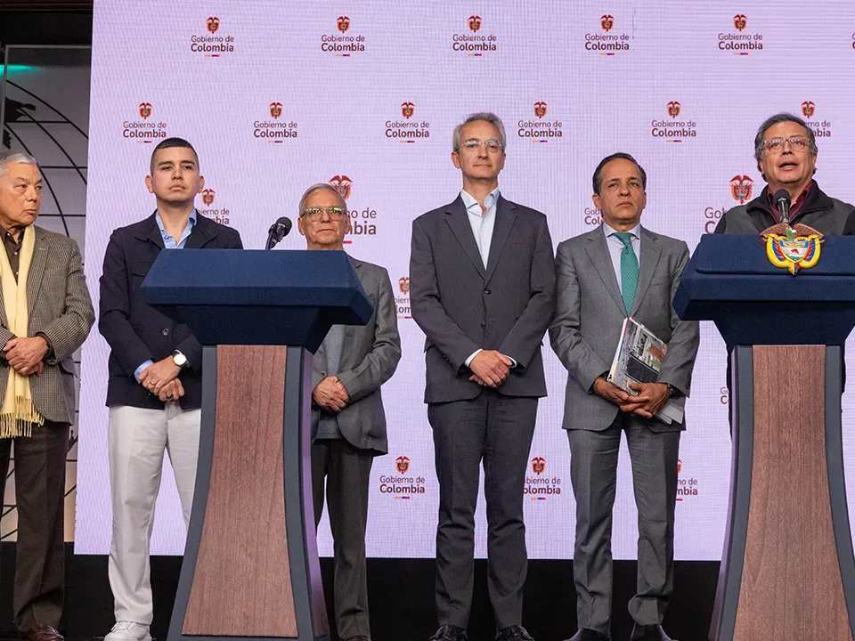 Acuerdo entre gobierno y bancos para créditos por $55 billones