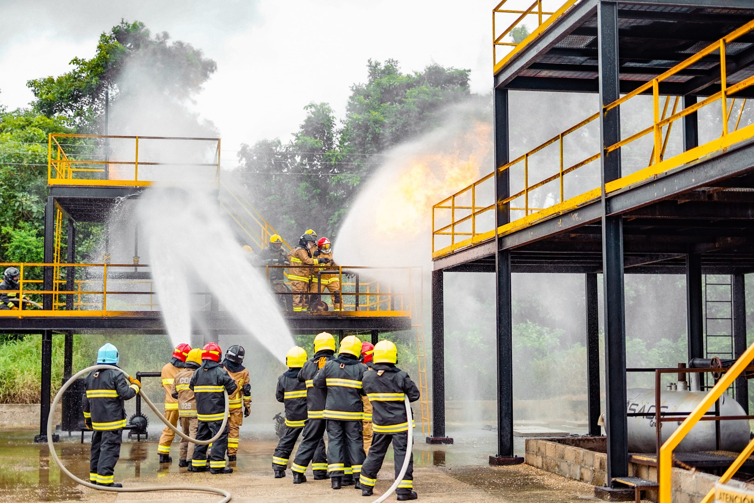 Bomberos fortalecen atención de emergencias en Zona Industrial de Cartagena  - Mundo Noticias