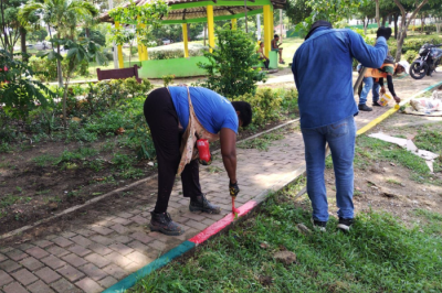 Estas acciones no solo embellecen el parque, sino que también promueven la convivencia y el disfrute al aire libre, ofreciendo un entorno propicio para la socialización y el esparcimiento.