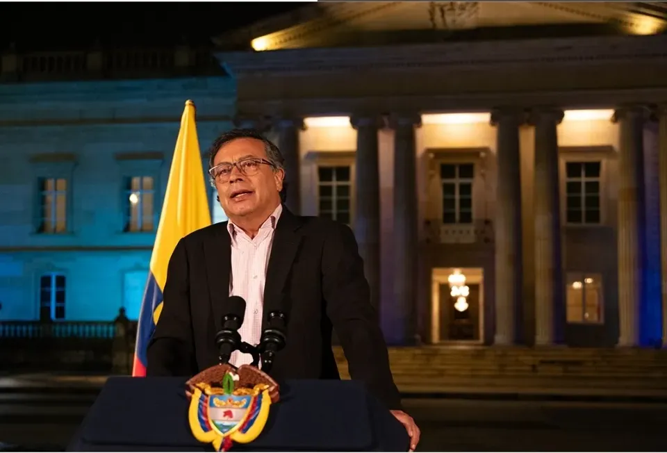 ‘Están intentando quitarle el derecho político a la gente que votó por Petro y a Petro’, denuncia presidente