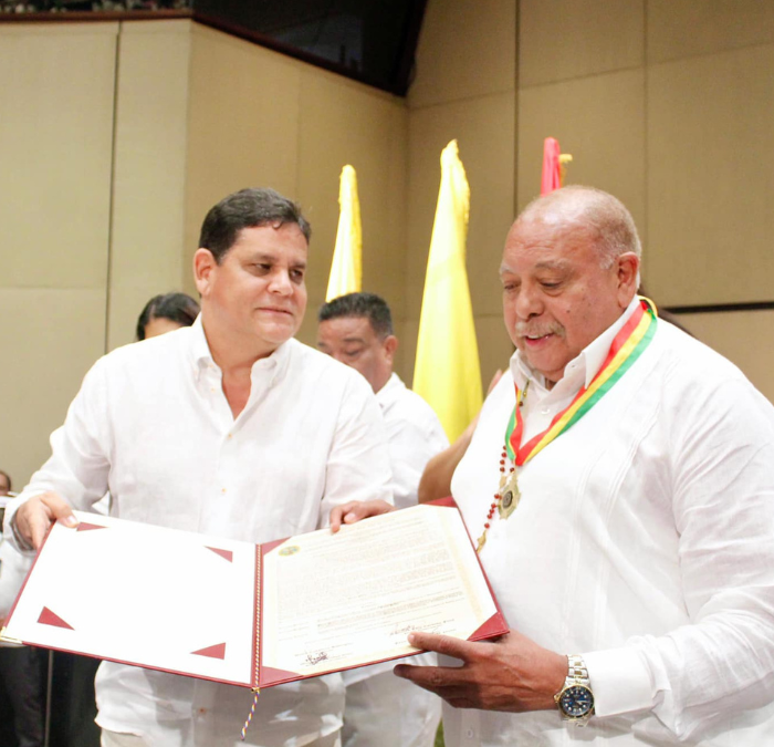 El cantante y compositor Juan de la Cruz Piña Valderrama, conocido como "Juan Piña"