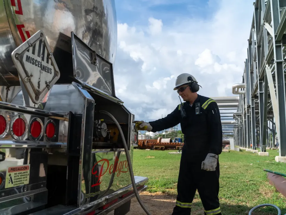 Exitosa prueba de combustible sostenible de aviación en Refinería de Cartagena