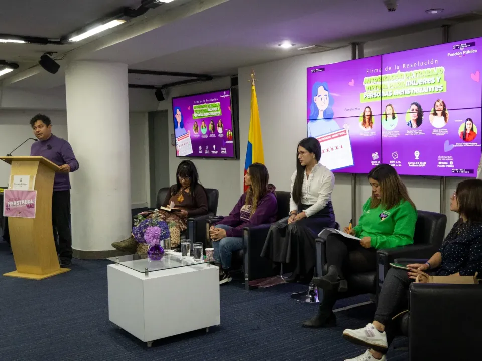 Función Pública lidera permiso menstrual en servicio público colombiano