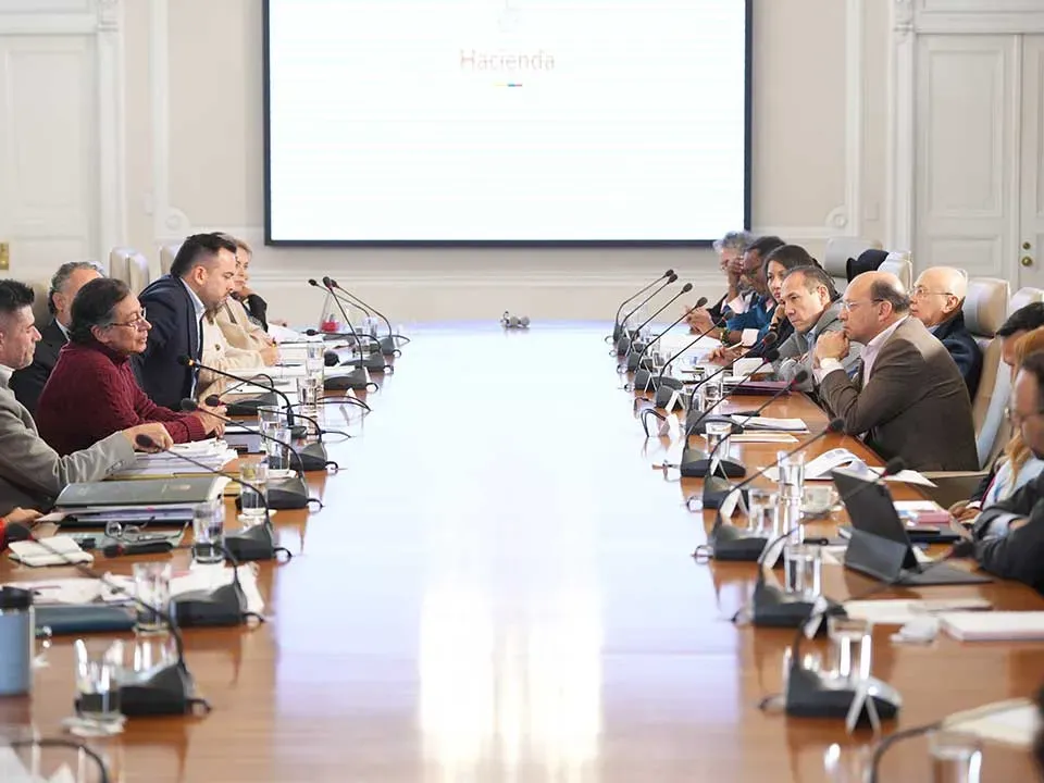 Consulta popular por decreto sigue vigente hasta que surta conciliación de la reforma laboral: presidente Petro