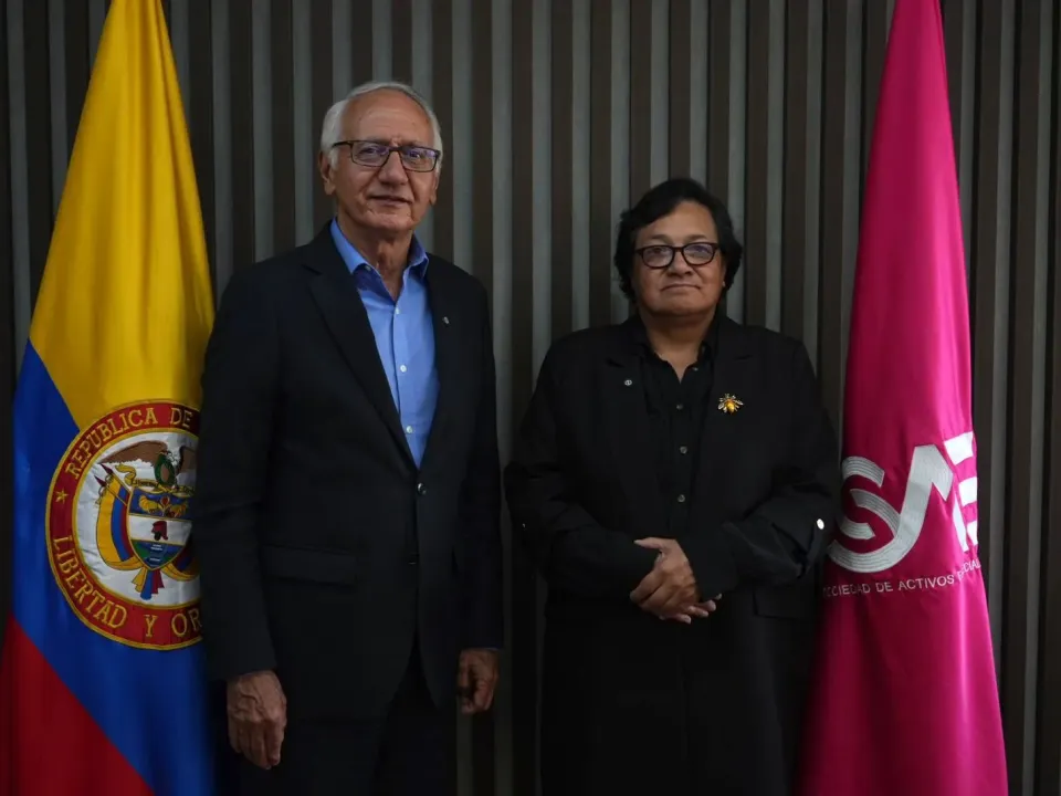 SAE entrega oficialmente Drogas La Rebaja al Gobierno Nacional