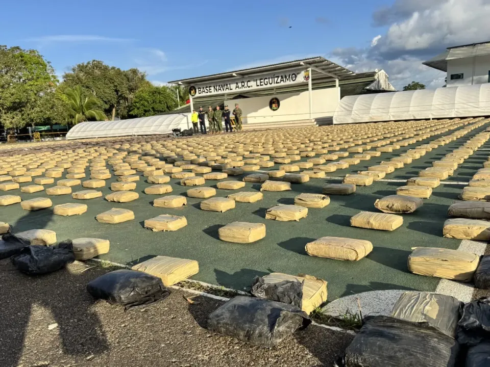 Armada incautó 3.5 toneladas de marihuana en el río Putumayo