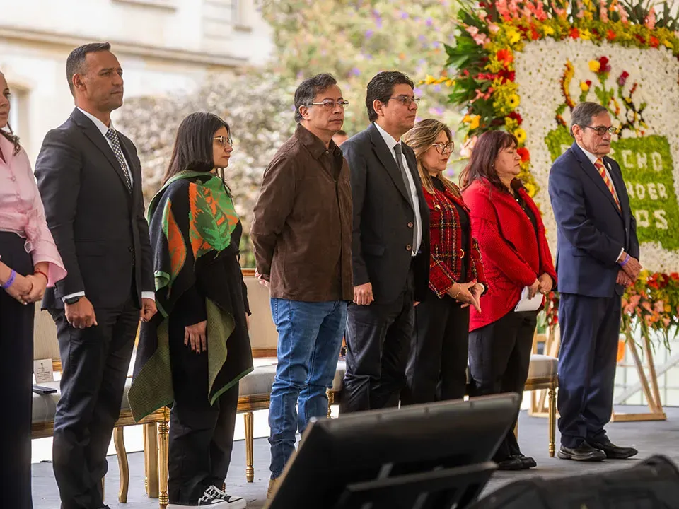 ‘Los que deben ofrecer disculpas no están aquí’: presidente Petro en acto de pérdón por crimenes del Estado