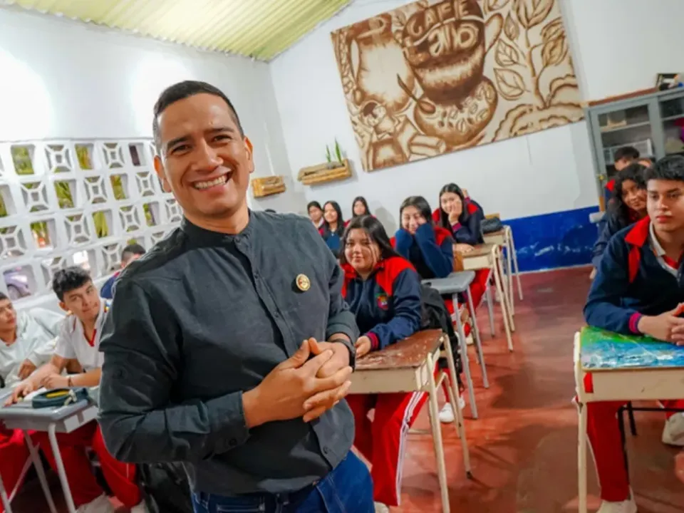 ¡Atención docentes! MinEducación inicia proceso de ascenso o reubicación de nivel salarial 2025