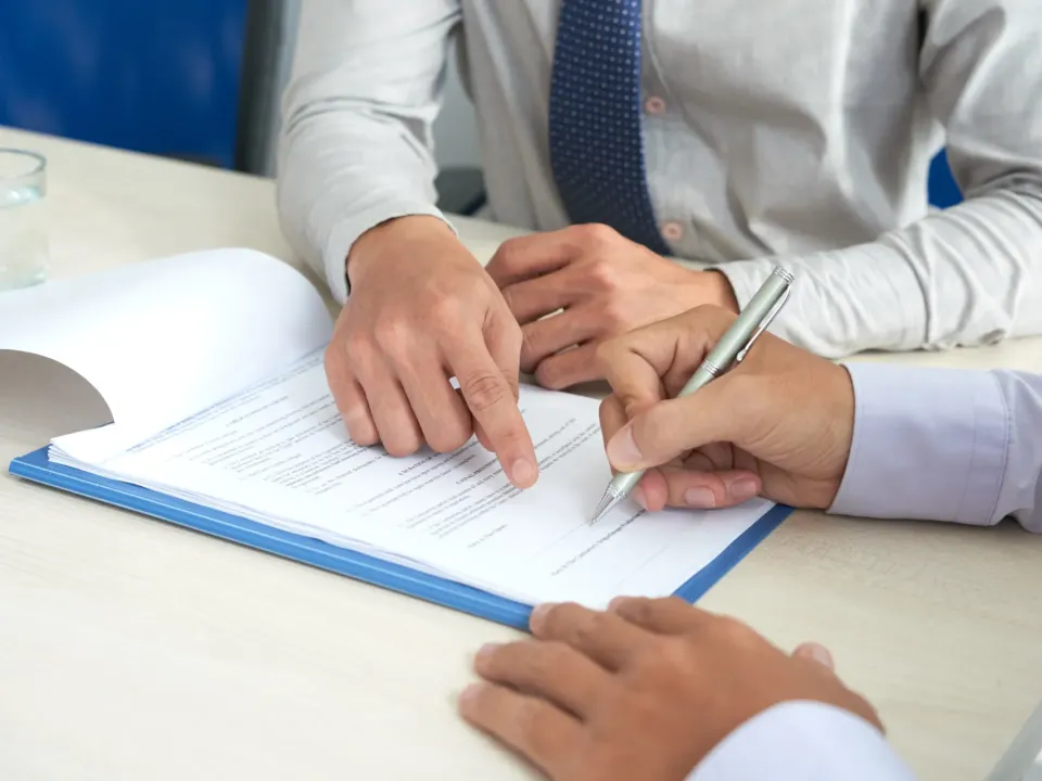 Contrato de OPS: preguntas que todo independiente debería hacerse antes de firmar o renovar