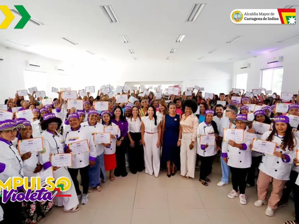Dumek Turbay impulsa autonomía económica de más de 1.100 mujeres con ‘Cartagena es Violeta’ en Cartagena