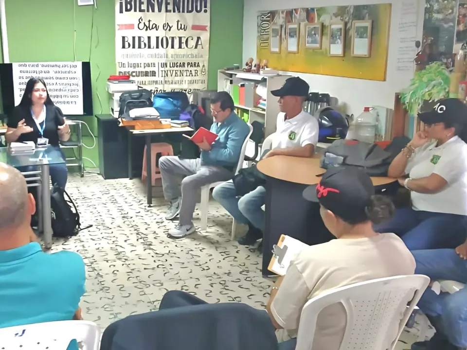 La Guardia Ambiental inicia capacitación de voluntarios en la Comuna 13 de Medellín