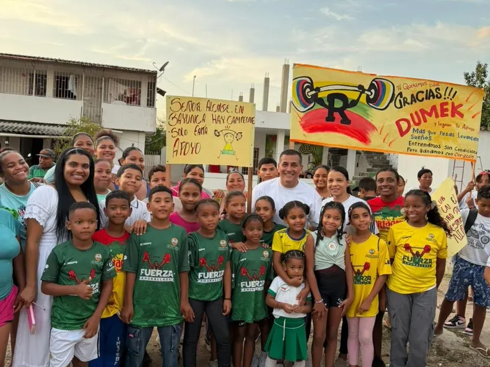 Dumek Turbay construirá gimnasio de pesas para niños en Bayunca