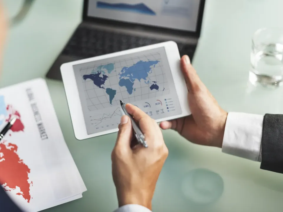 Crece la inversión extranjera en Colombia, pero persisten preocupaciones de fondo