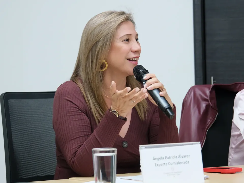 CREG lidera articulación para el desarrollo de la movilidad eléctrica en Colombia
