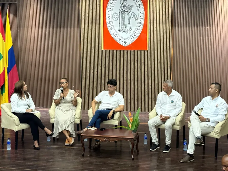 Cartagena fortalece alianza entre educación y salud para proteger bienestar de la infancia