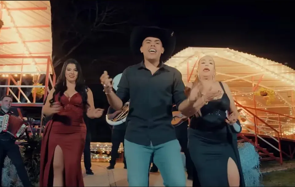 Las Hermanitas Calle y Kevin Montoya presentan “Gaviota Traidora”