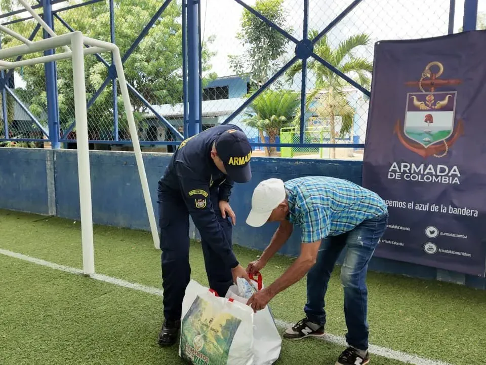 Armada de Colombia y Prosperidad Social llevaron ayuda humanitaria a Caracolí
