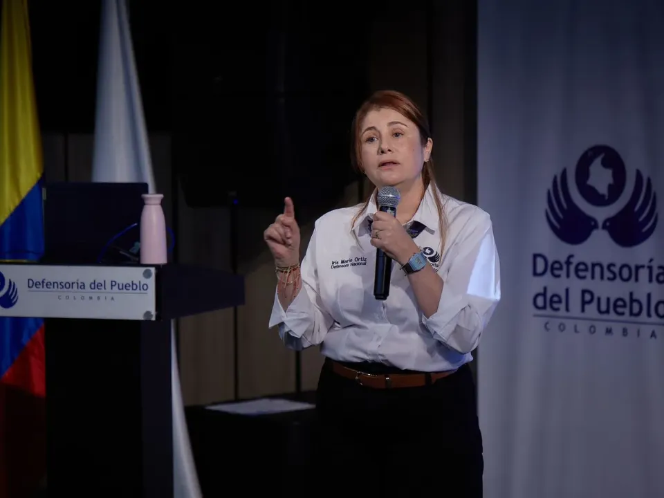 Defensoría entrega a candidatos presidenciales hoja de ruta sobre temas urgentes en Colombia