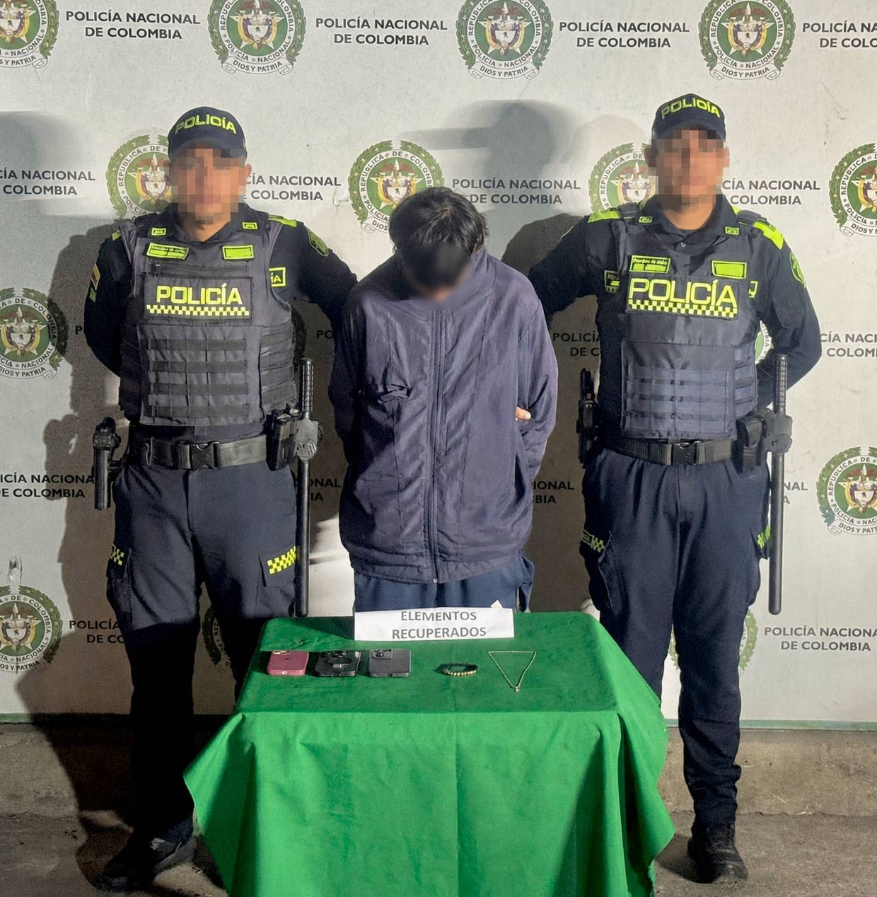 !No llegó muy lejos! Cae «El Quilla» tras arrebatar bolso con oro y celulares