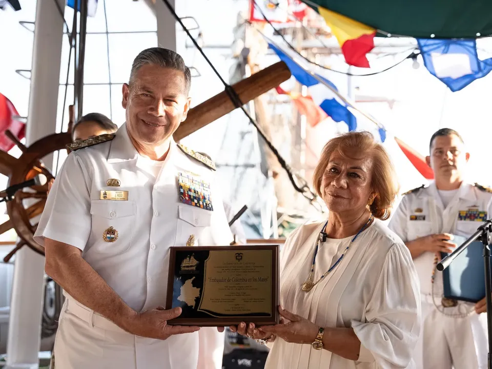 Café, cacao y turismo serán promocionados en el ‘Gloria’ Embajador de Colombia en los mares del mundo