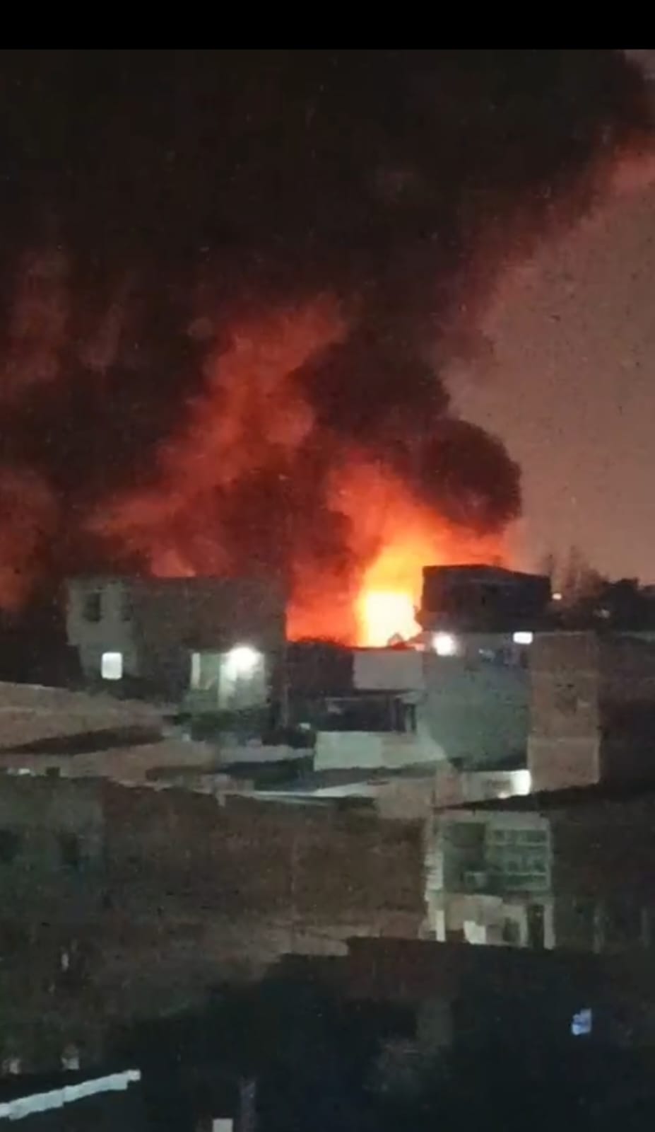 Incendio arrasó con bodega de reciclajes en Henequén