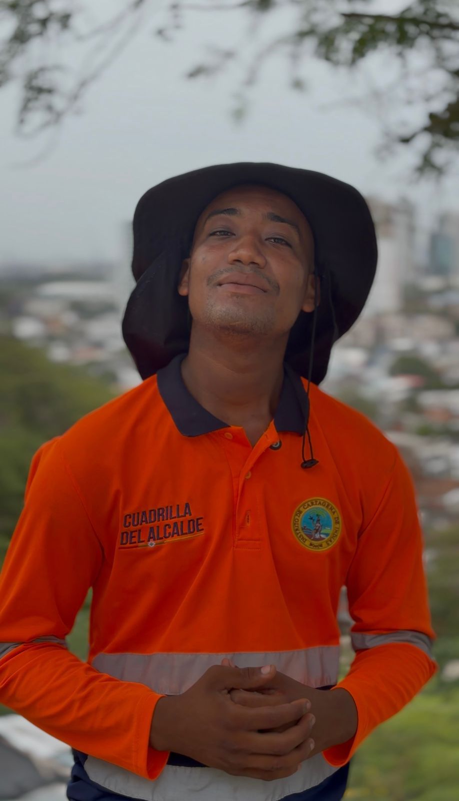 Cristian Cáceres y su labor ejemplar en la Cuadrilla del Alcalde, madrugadas para cuidar a Cartagena
