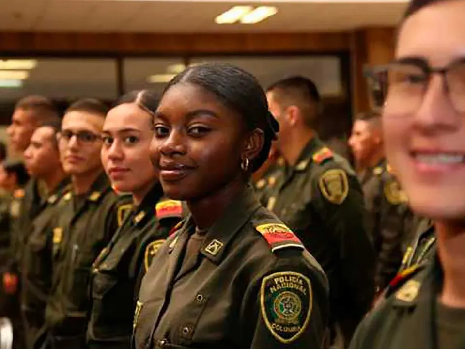 Auxiliares de Policía reciben reconocimiento y mejoras históricas para su bienestar