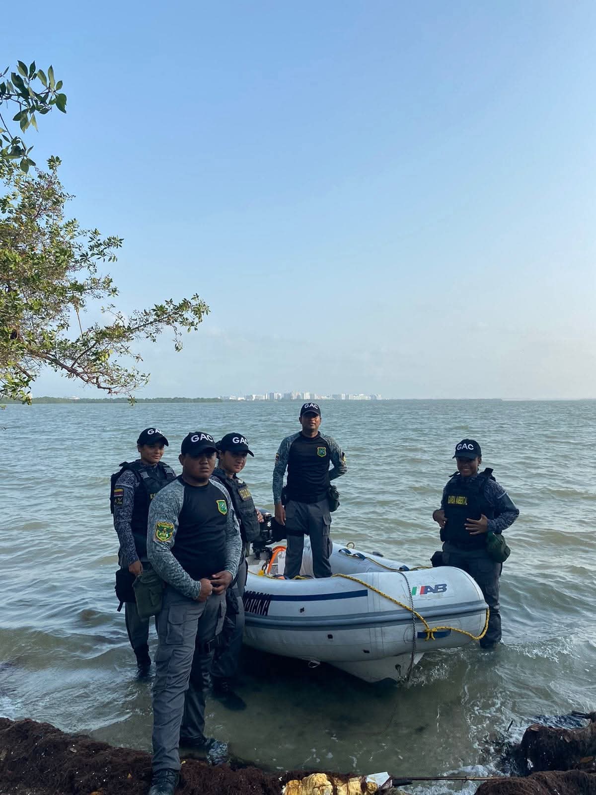 Guardia Ambiental Colombiana celebra 40 años protegiendo los ecosistemas de Cartagena