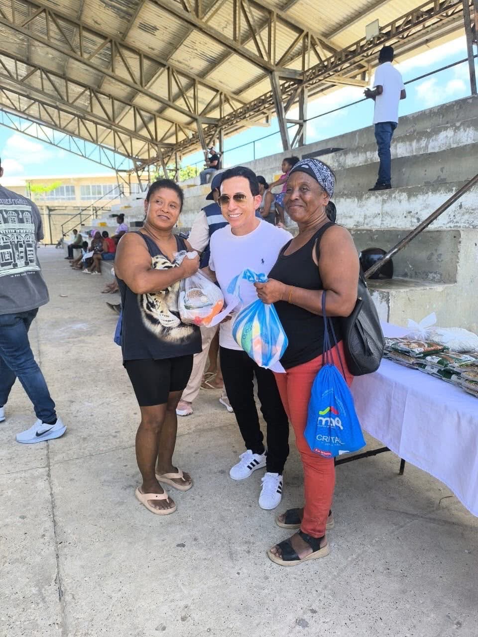 Fundación Apóstol Esteban Acosta llevó brigada de salud y ayudas alimentarias a familias de El Pozón