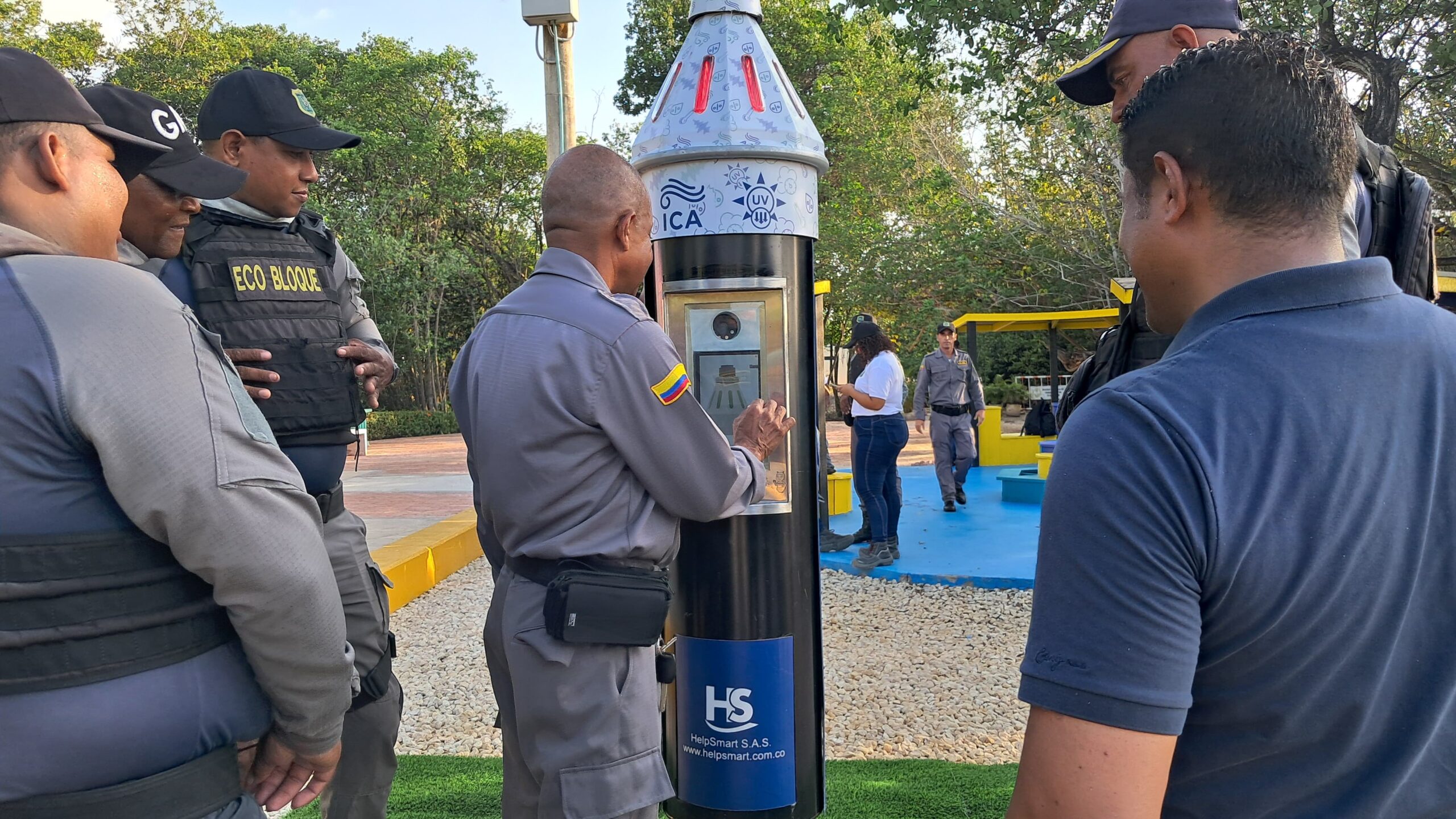 Guardia Ambiental Colombiana recibe tótem de monitoreo en tiempo real durante la celebración de sus 40 años