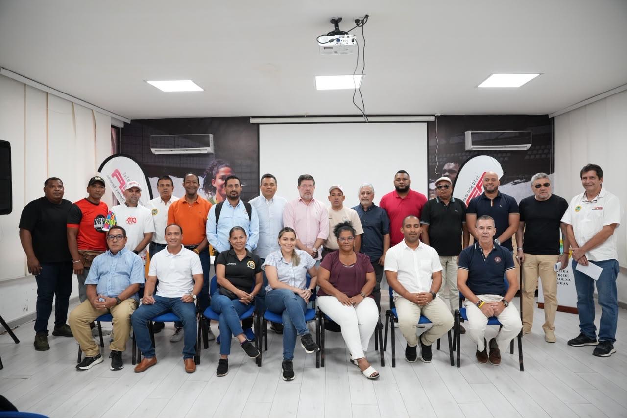 Distrito impulsa fortalecimiento del deporte con diálogo entre clubes y delegaciones