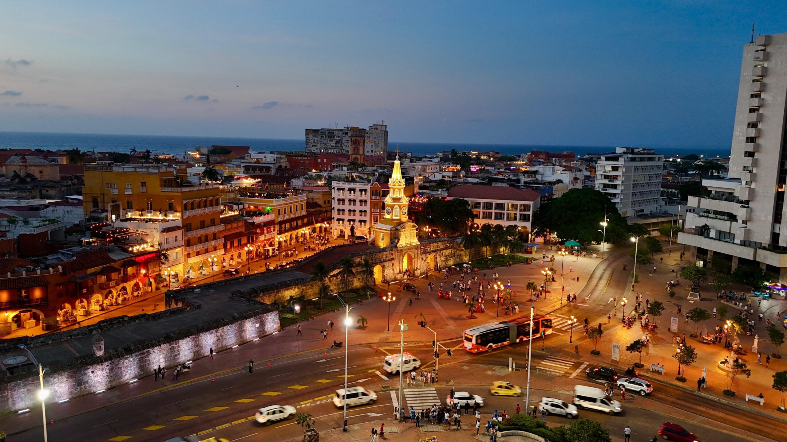 Inician obras de mantenimiento anual a la maquinaria del reloj de la Torre del Reloj de Cartagena