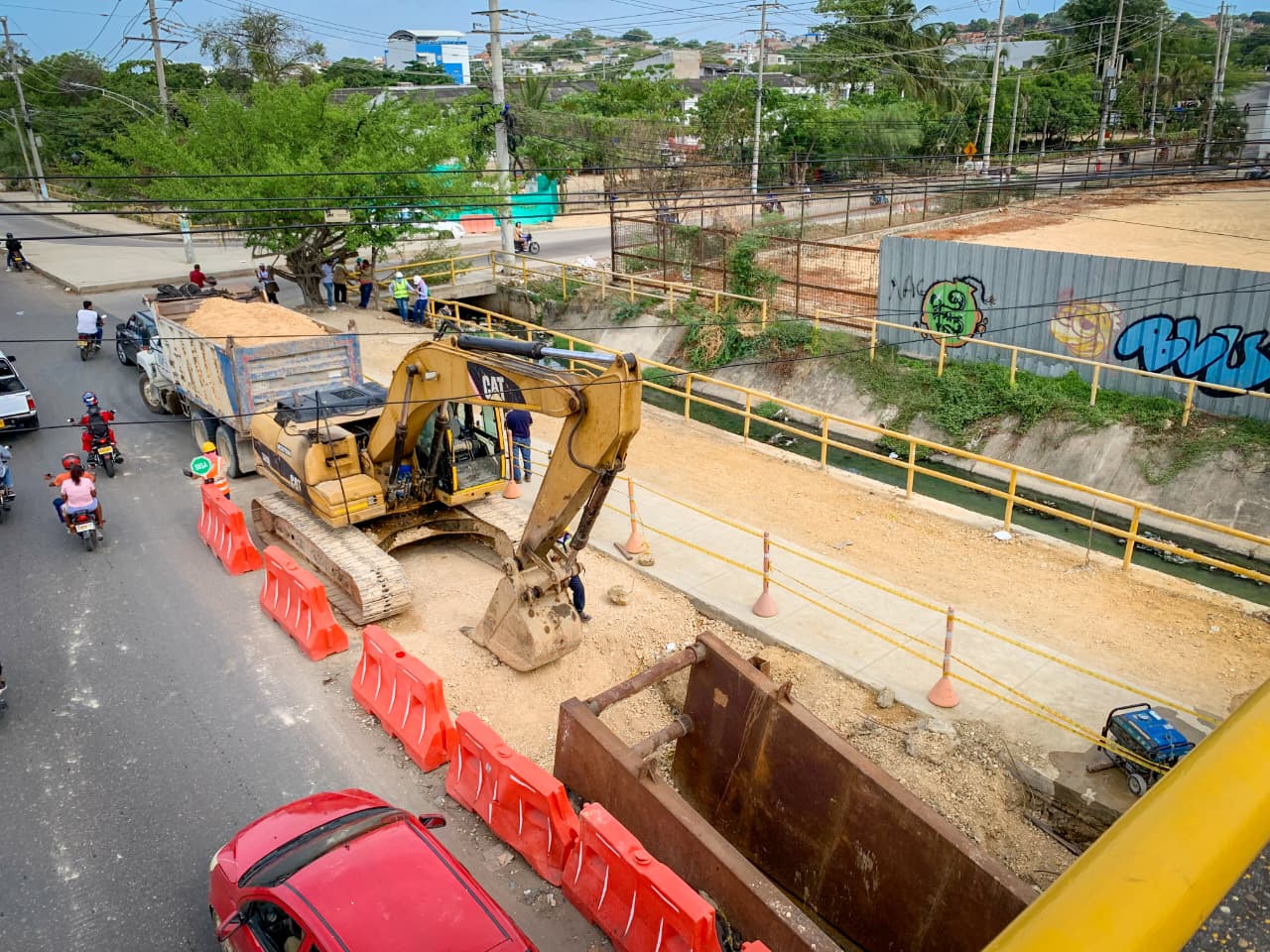 A buen ritmo avanza instalación de nueva tubería de agua cruda en Ceballos