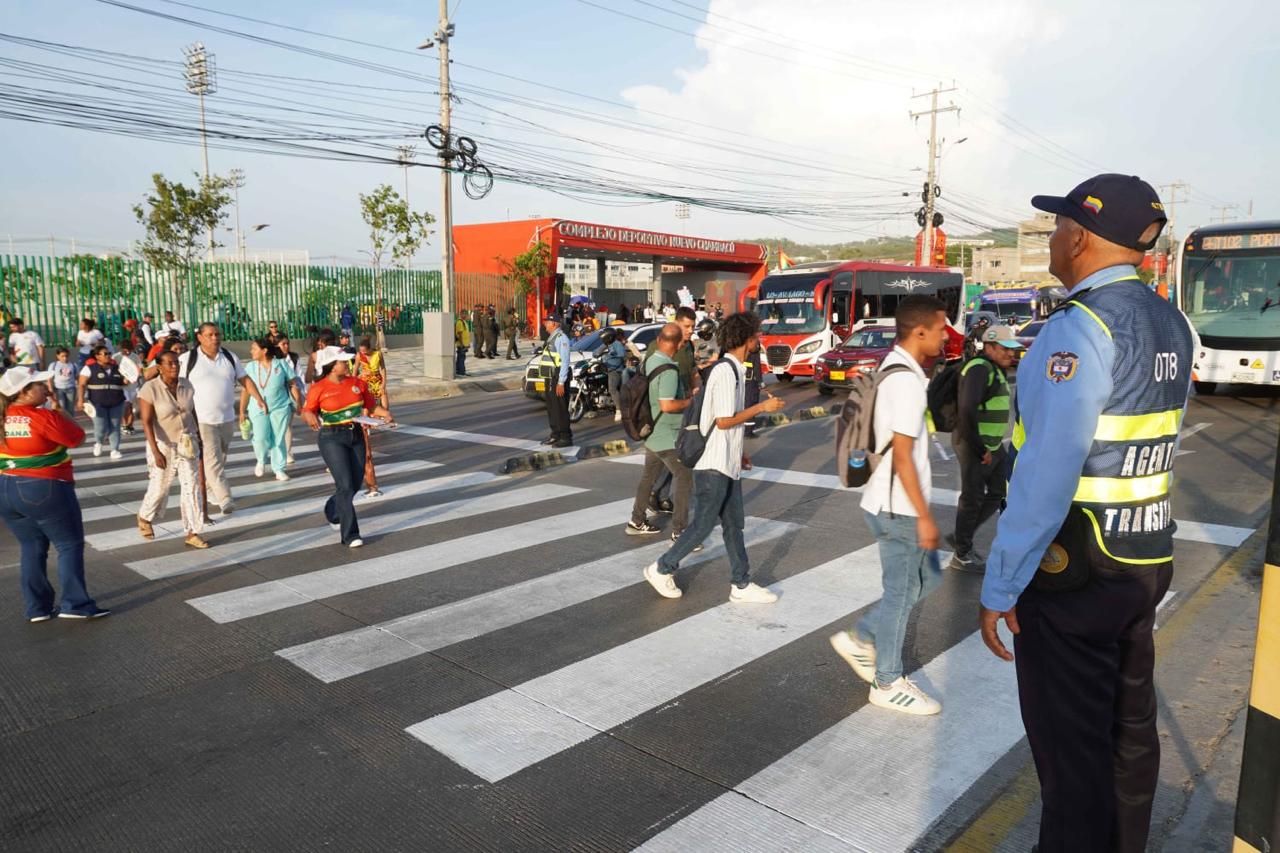 DATT refuerza seguridad vial con señalización escolar, demarcación peatonal y mantenimiento de semáforos