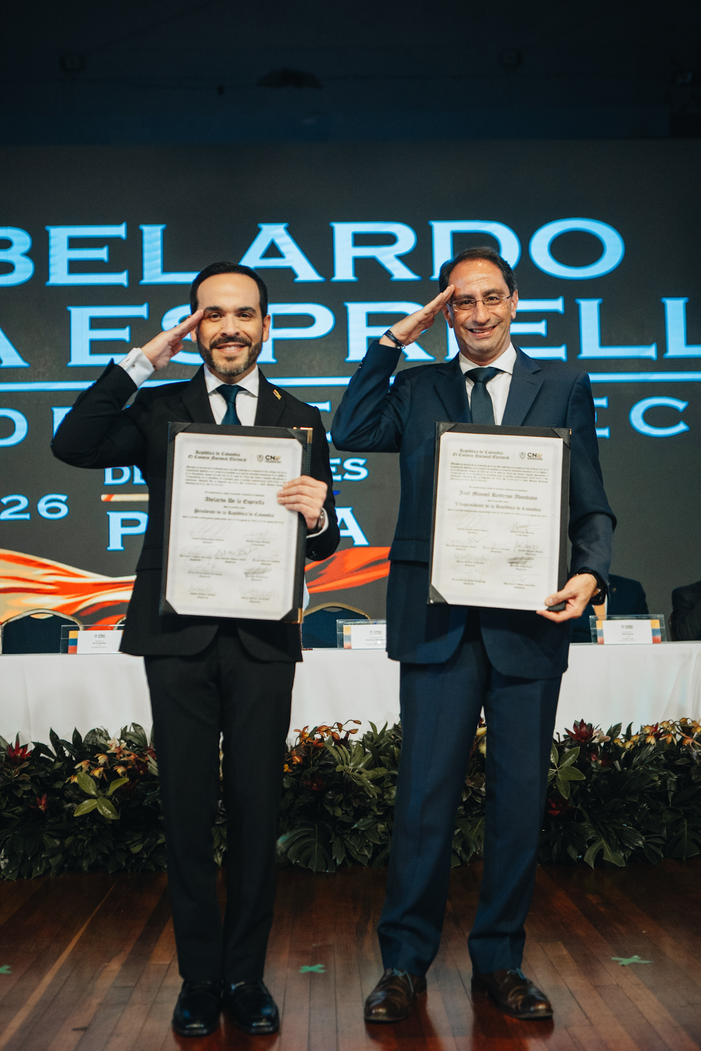 Abelardo De La Espriella recibe credencial como presidente electo para el periodo 2026-2030