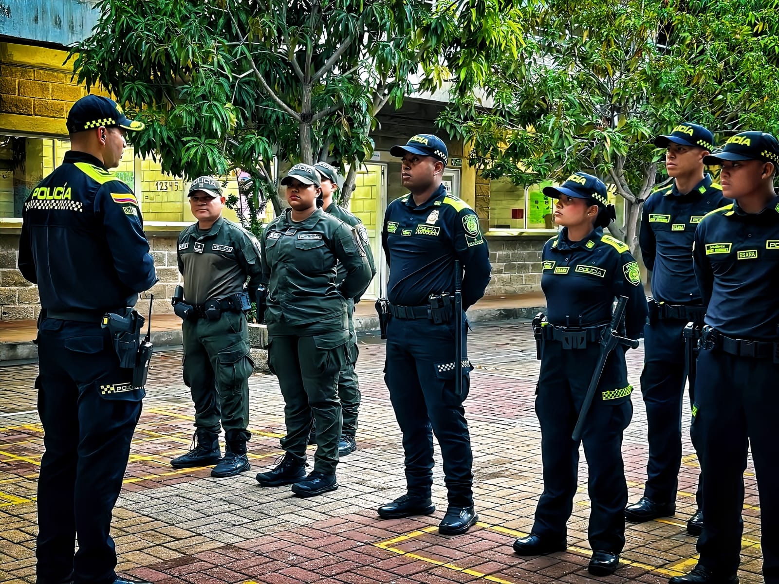 Más de 3 mil uniformados custodian el certamen electoral en Cartagena y Zona insular