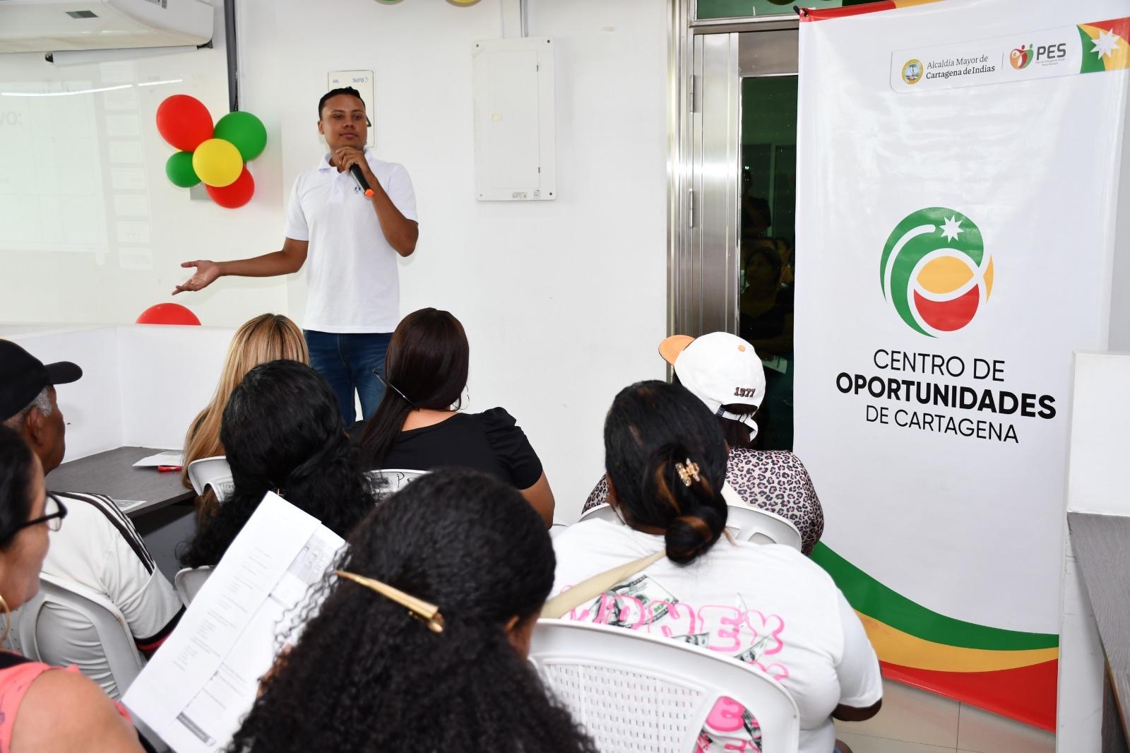 Más de 400 personas fortalecieron sus habilidades en empleo y emprendimiento con el PES