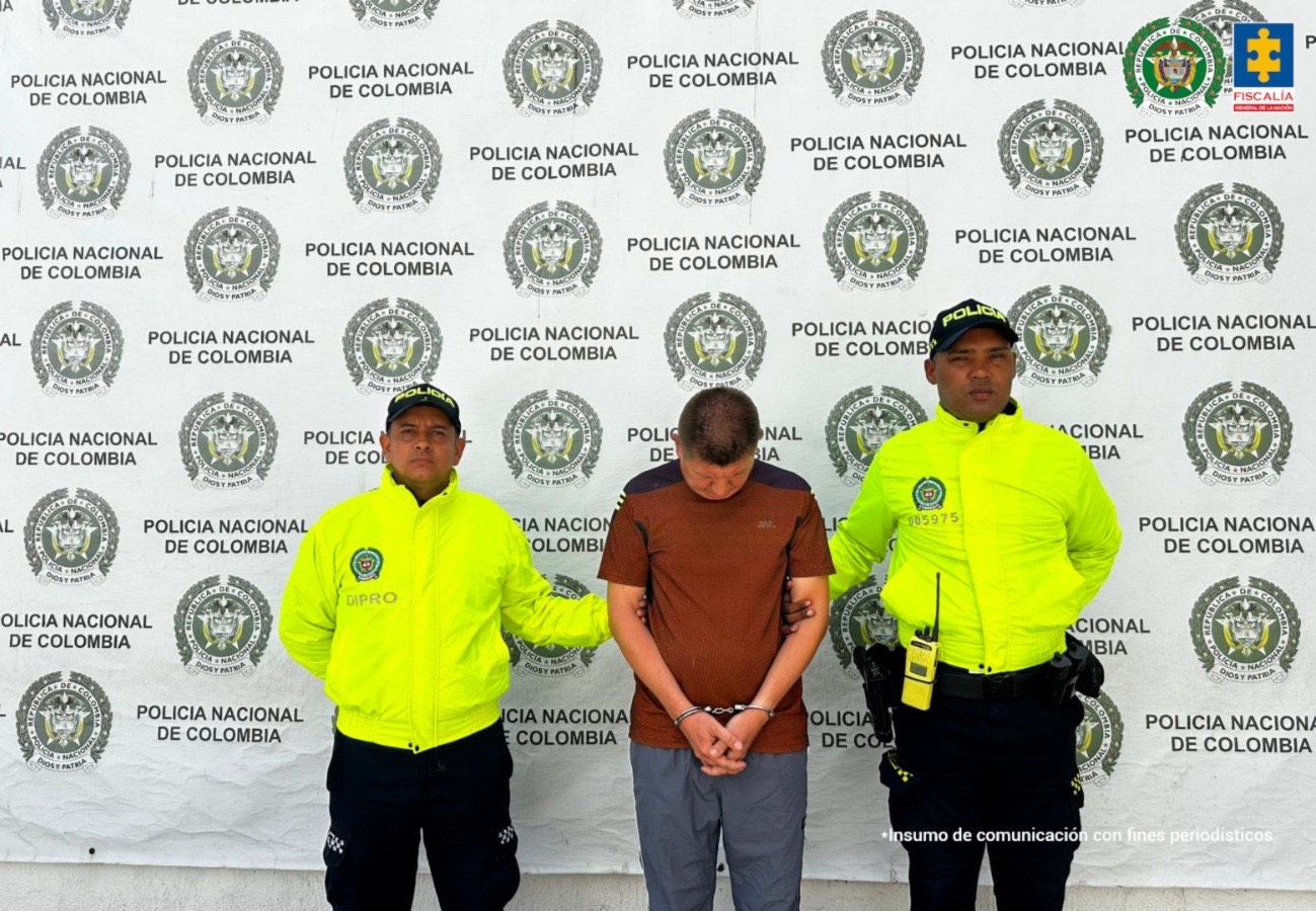 Aseguran en centro carcelario a hombre señalado de almacenar y difundir material de abuso sexual infantil
