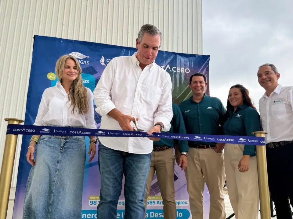 Promigas y Surtigas entregan en Barranquilla el proyecto fotovoltaico de CostAcero