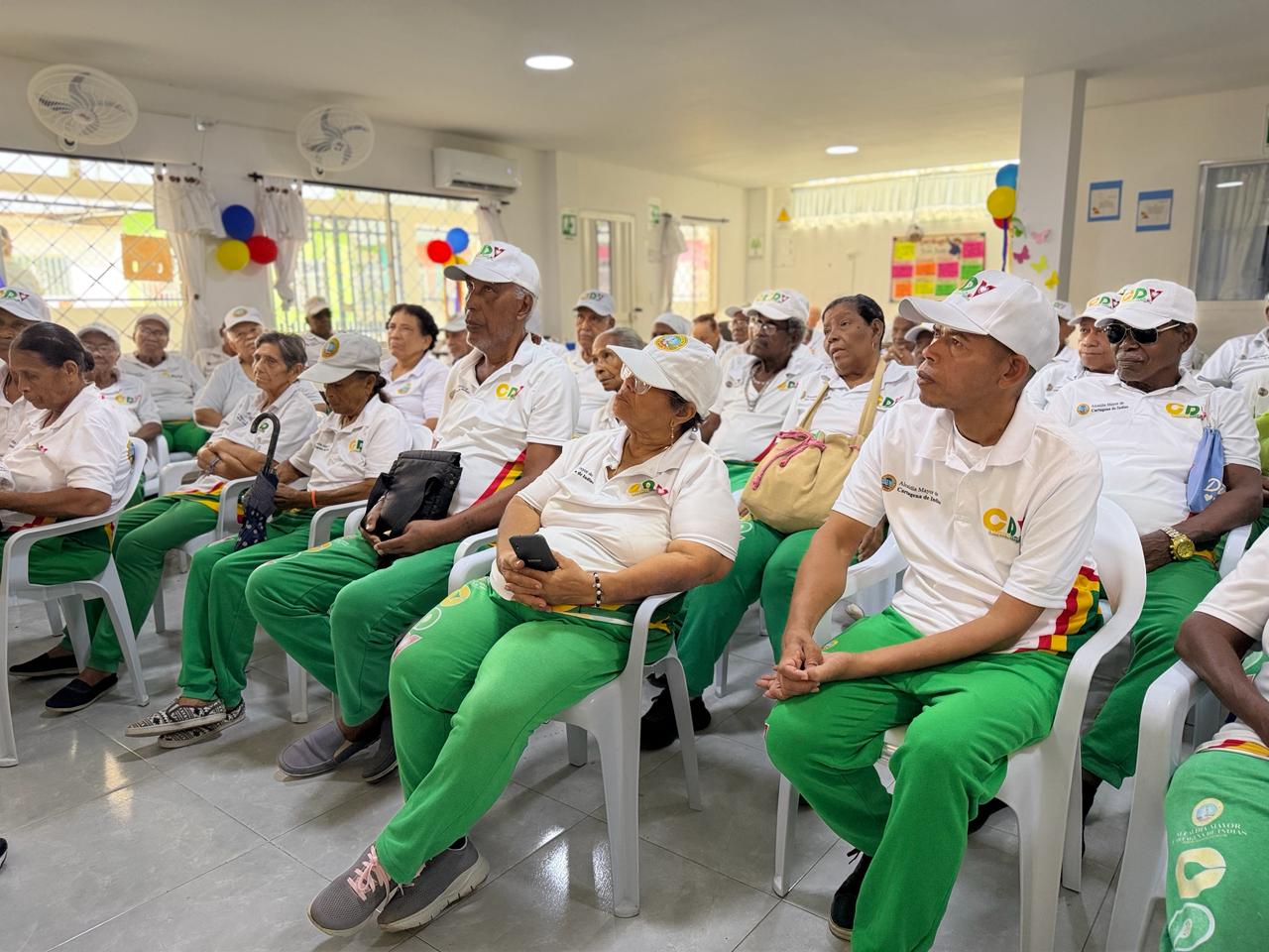 Adultos mayores fortalecen sus habilidades digitales con “Mayores Activos y Conectados”