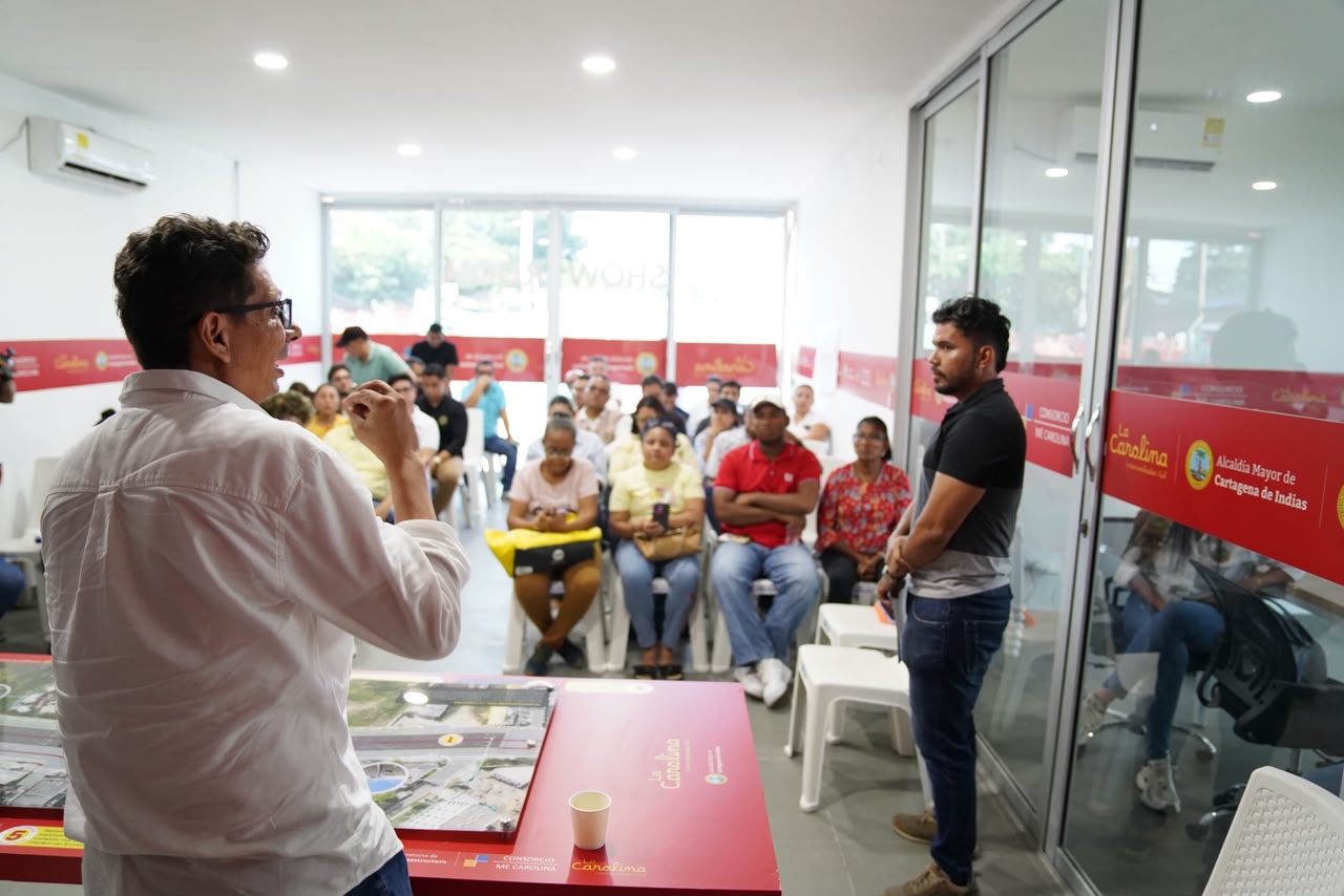 Distrito ratifica compromisos con comunidades y comerciantes en zona de influencia del Intercambiador de La Carolina