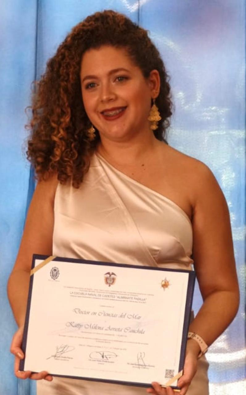 Escuela Naval de Cadetes gradúa a primera cartagenera Doctora en Ciencias del Mar