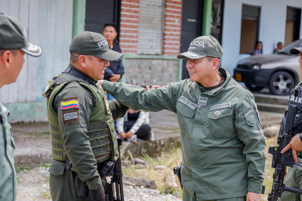 La dignidad transforma policías, el servicio transforma vidas