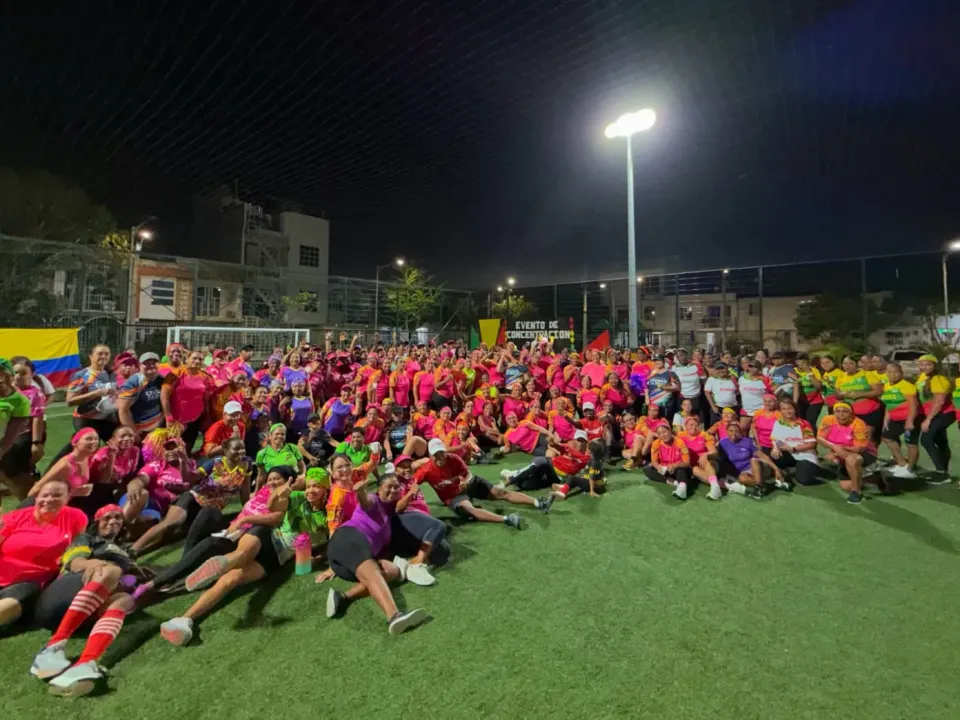¡El bienestar con actividad física se tomó Villas de la Candelaria!