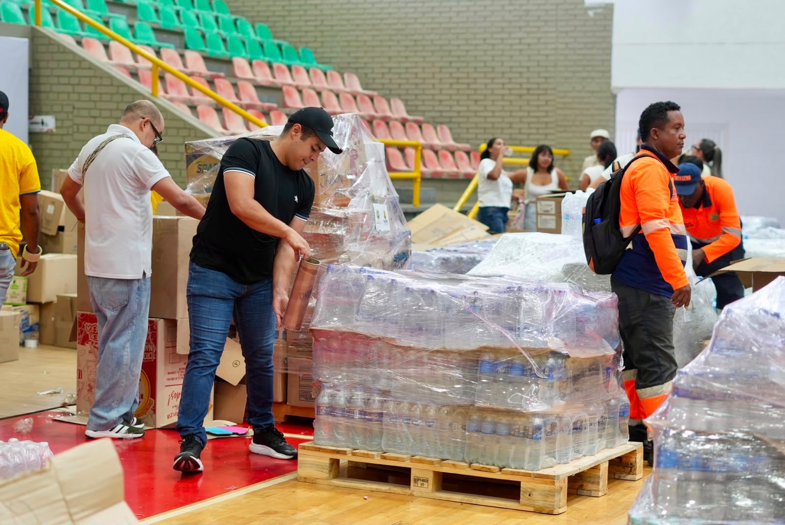 Cartagena envía 132 toneladas de ayuda humanitaria a Quibdó