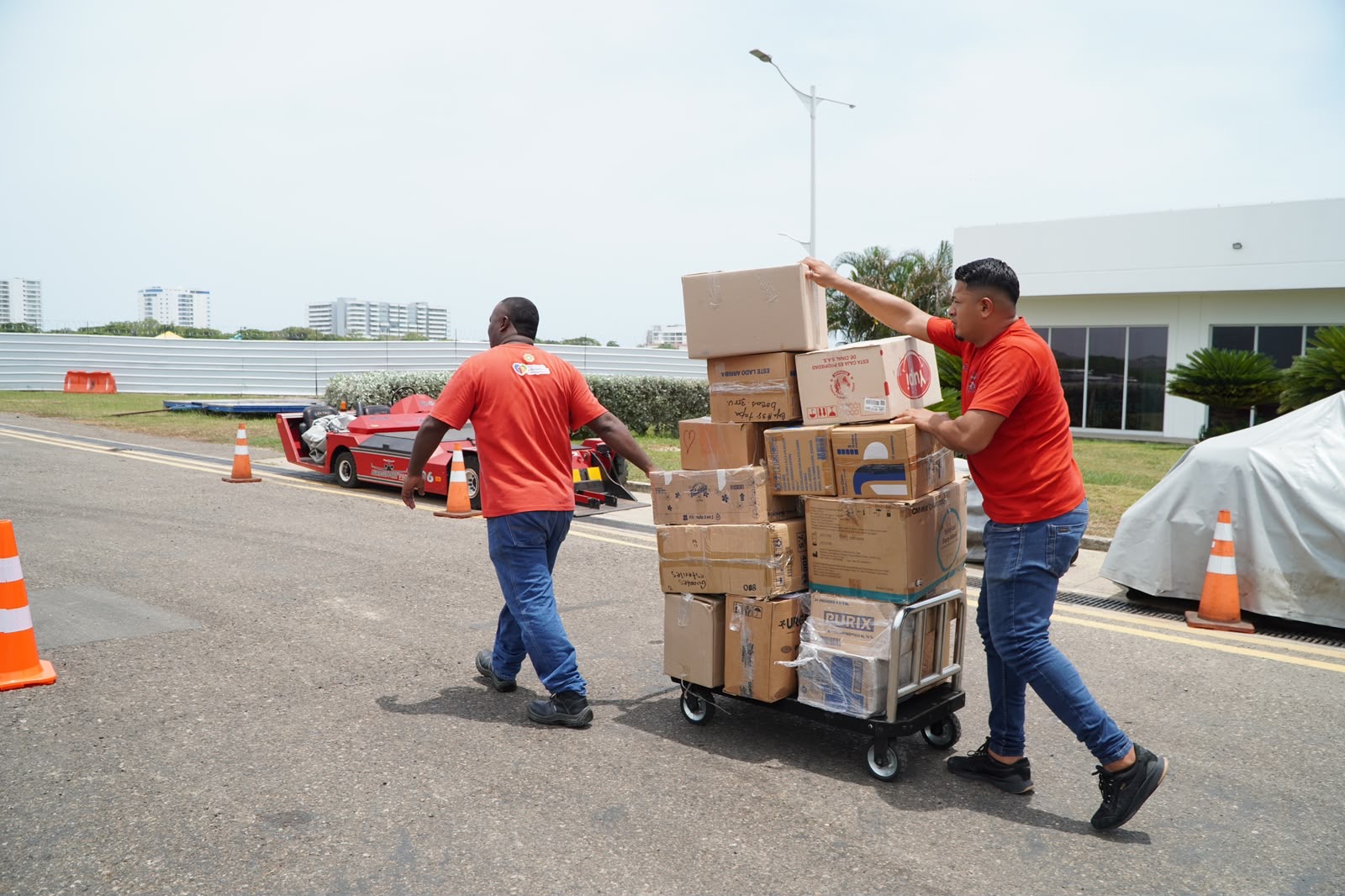 Cartagena envía ayudas a Pereira con medicamentos y alimentos para bebés